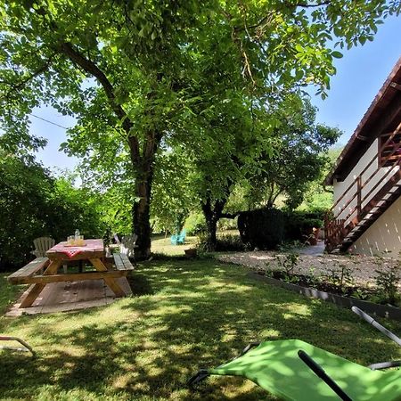 Bed and Breakfast Les Riflets Conches-en-Ouche Exterior foto
